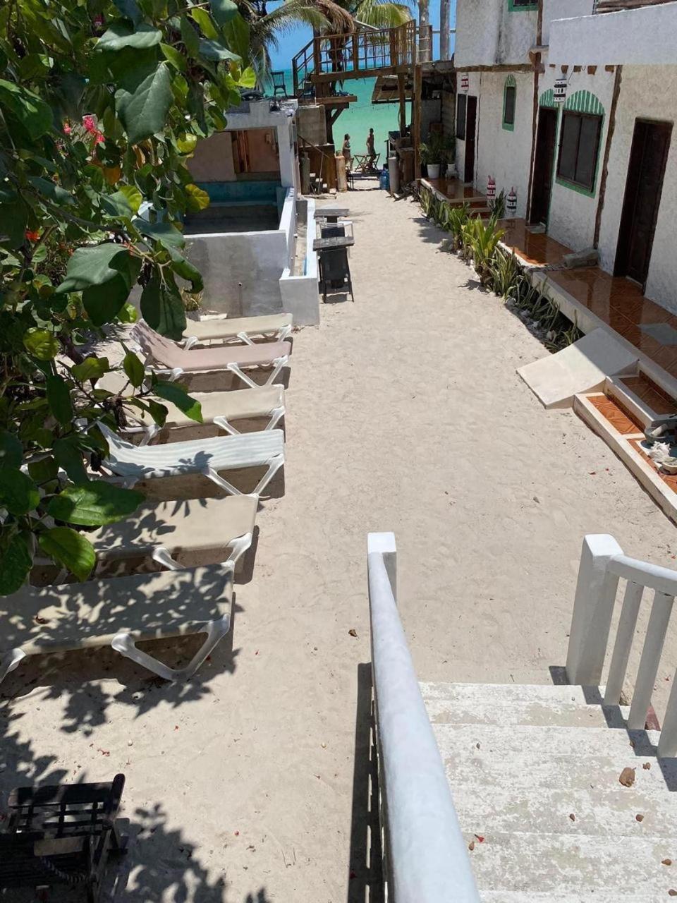 Casa Victor Avila Isla Holbox Exterior photo